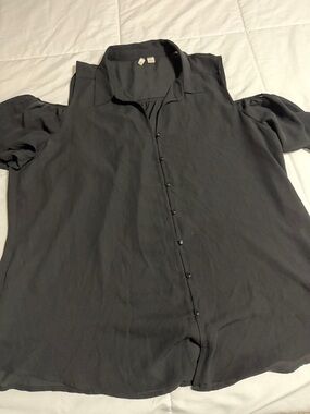 Black Button-Front women’s Shirt - Classic Collared Style